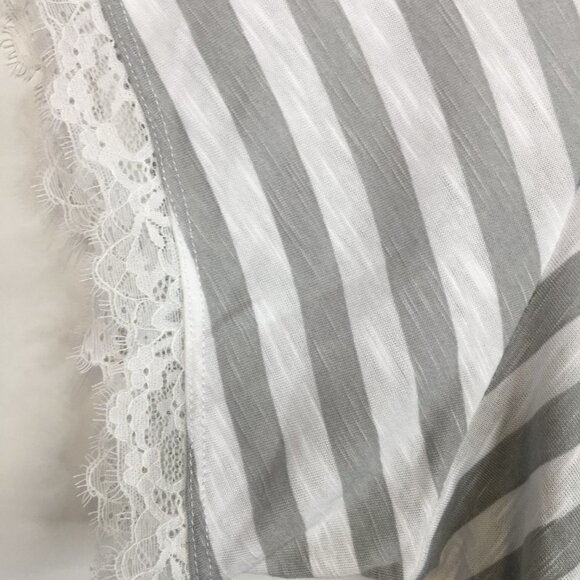 Torrid Classic Fit V-neck White/Gray Striped Lace Trim Top Size 6X. NWT - Picture 6 of 15